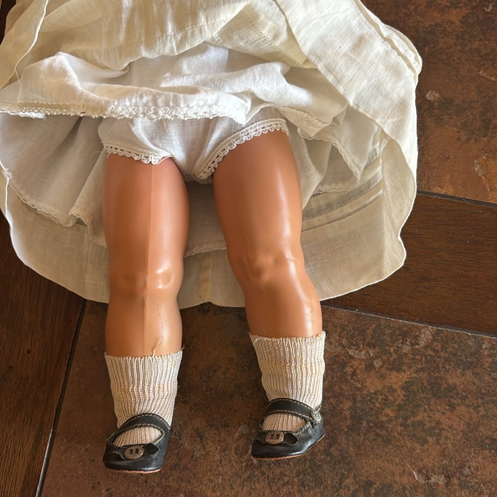 Vintage plastic Doll with inset blue eyes & original clothing & shoes - Picture 6 of 9
